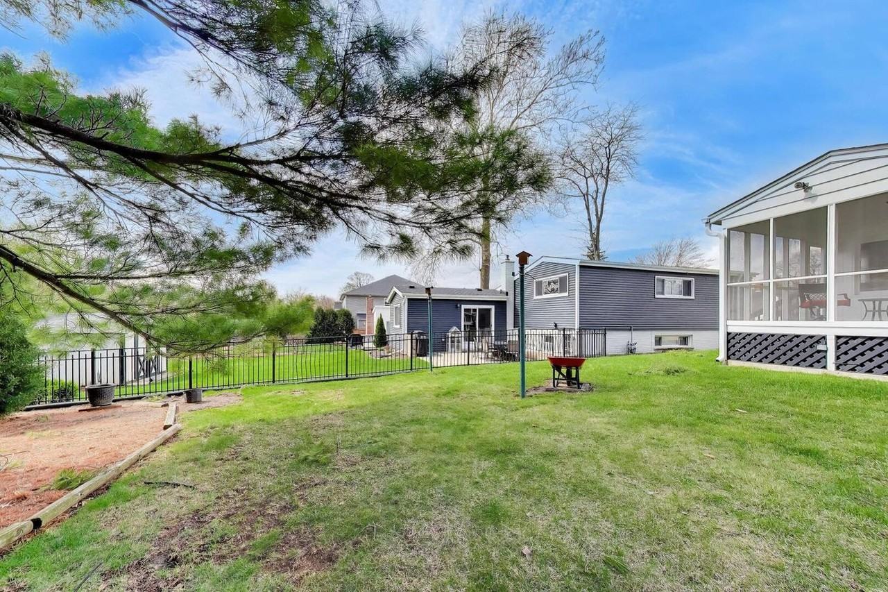 311 Elm St #NA - Photo 5 of 32