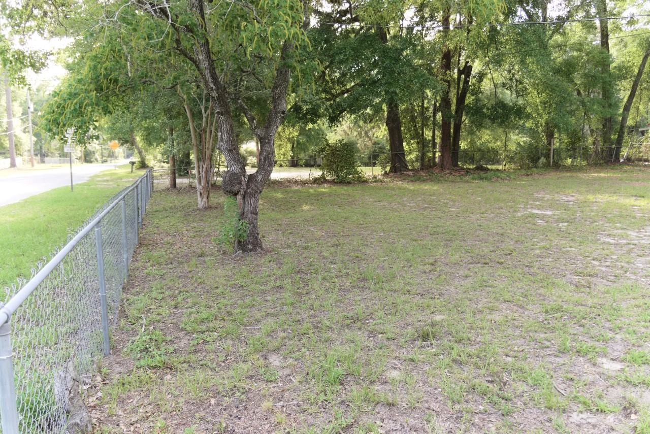 724 Flagg St #NA - Photo 3 of 31