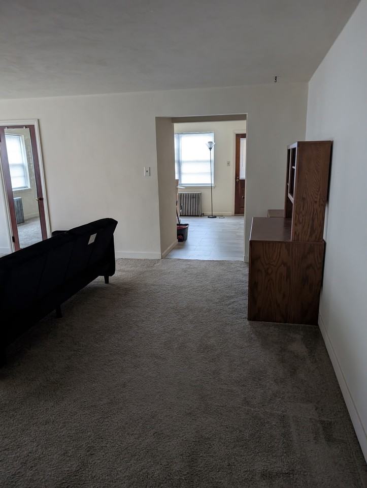 411 S High St #5 - Photo 2 of 8