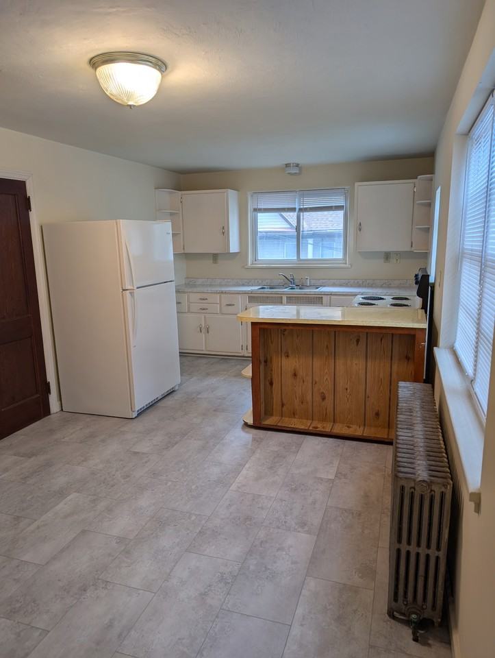 411 S High St #5 - Photo 5 of 8
