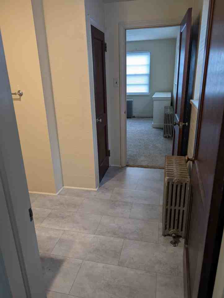 411 S High St #5 - Photo 6 of 8