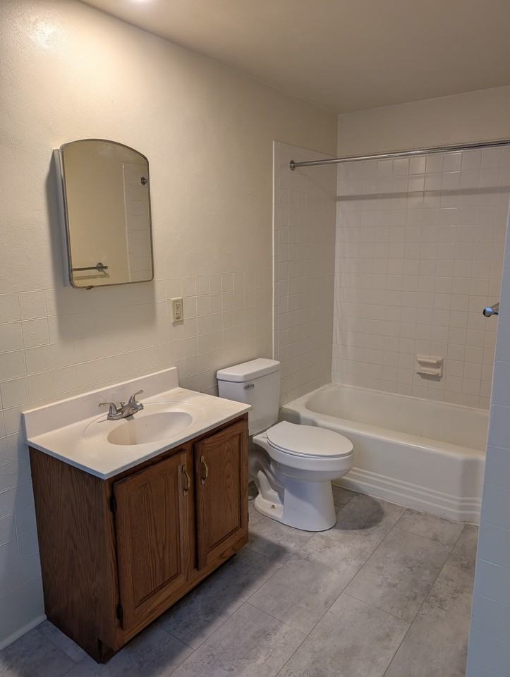 411 S High St #5 - Photo 7 of 8