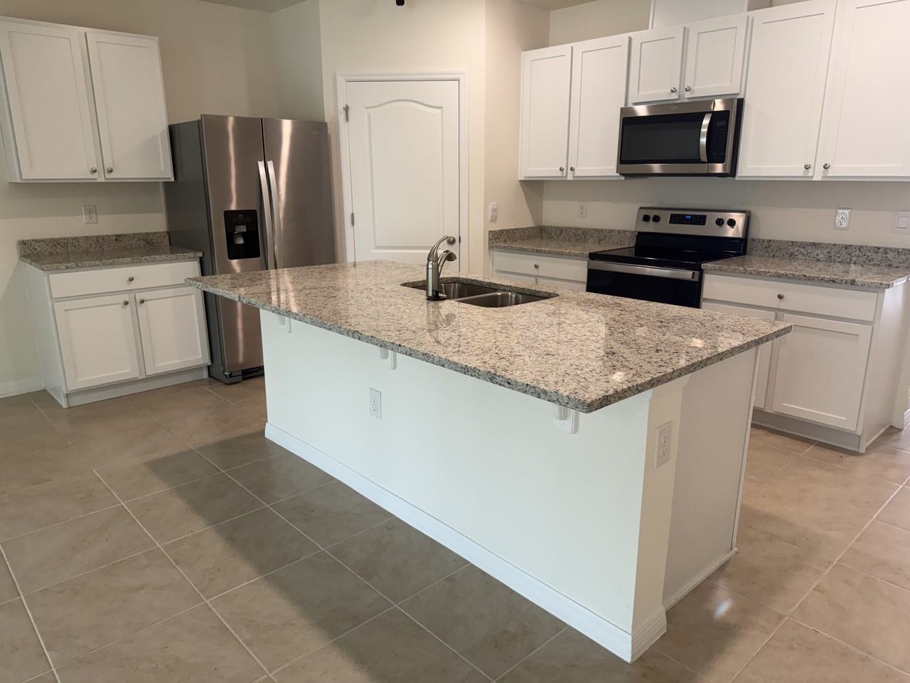 2761 Summerfield St #NA - Photo 2 of 12