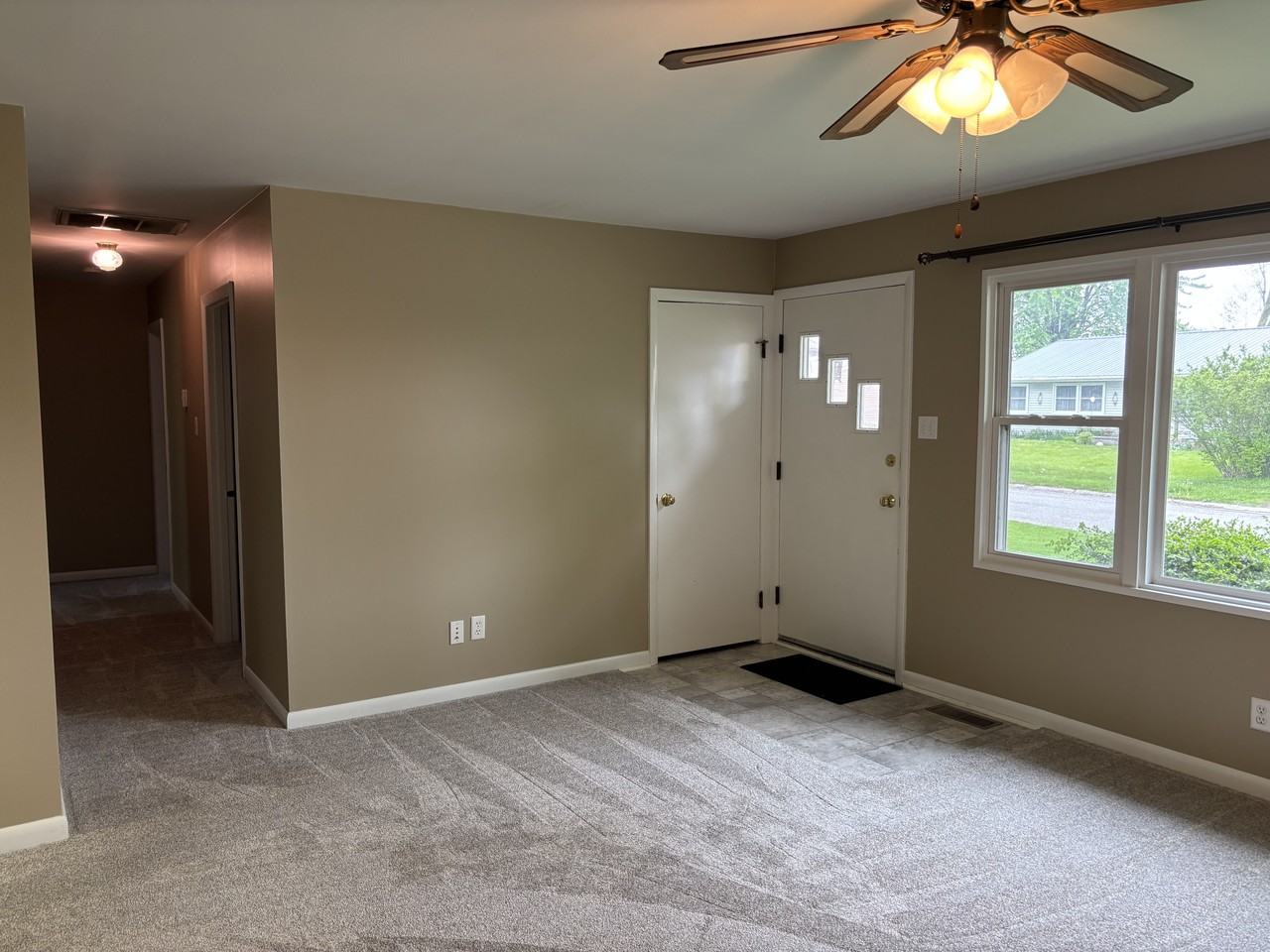 374 Raritan Dr #NA - Photo 2 of 5
