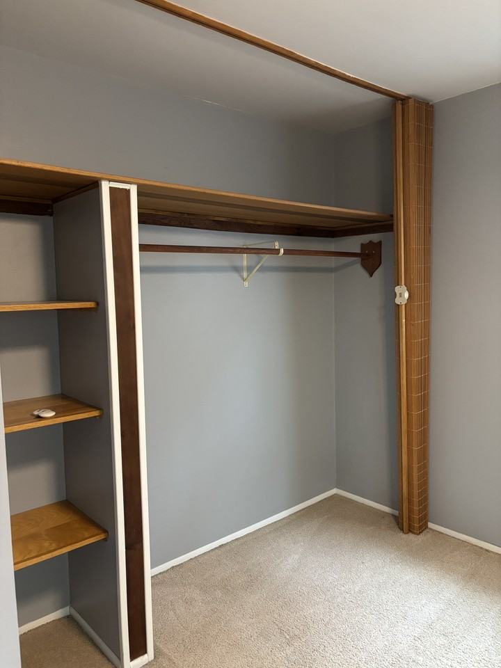 374 Raritan Dr #NA - Photo 3 of 5