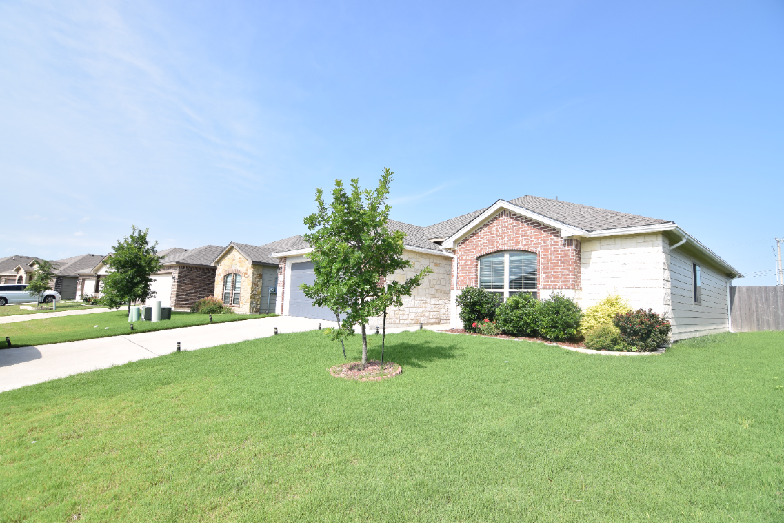 1250 Lakeway Crossing Dr #NA - Photo 3 of 23