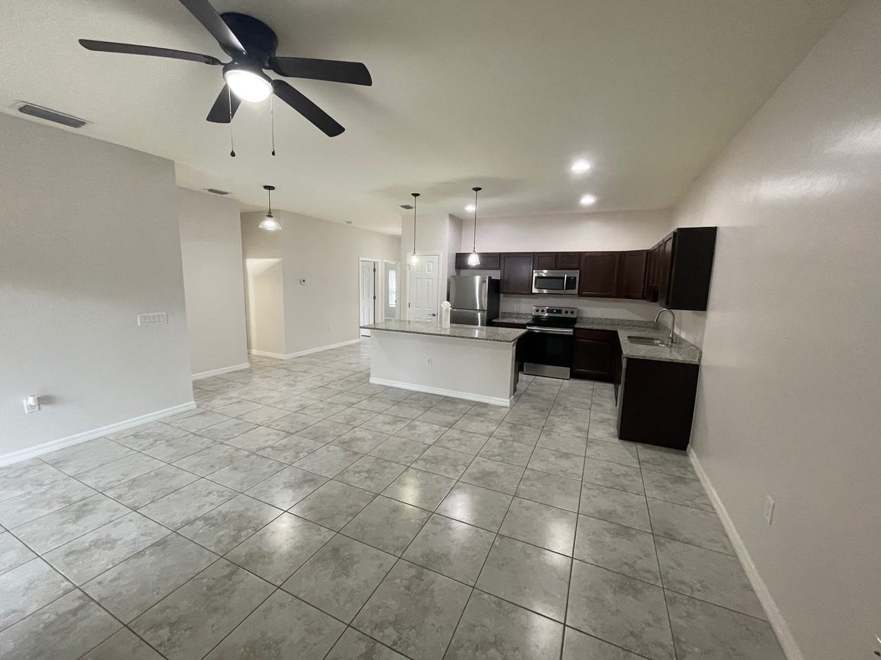 24484 Zephyr Ct #24484 - Photo 6 of 21