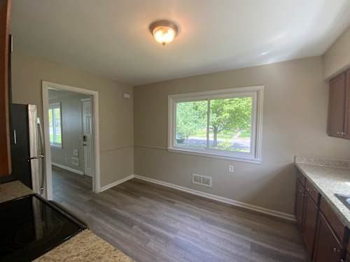 7228 Harriet Avenue - Photo 5 of 9