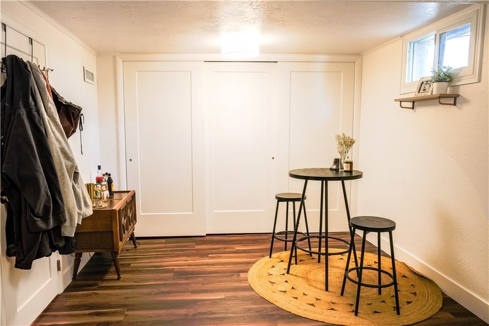 871 E Westminster Ave - Photo 2 of 11