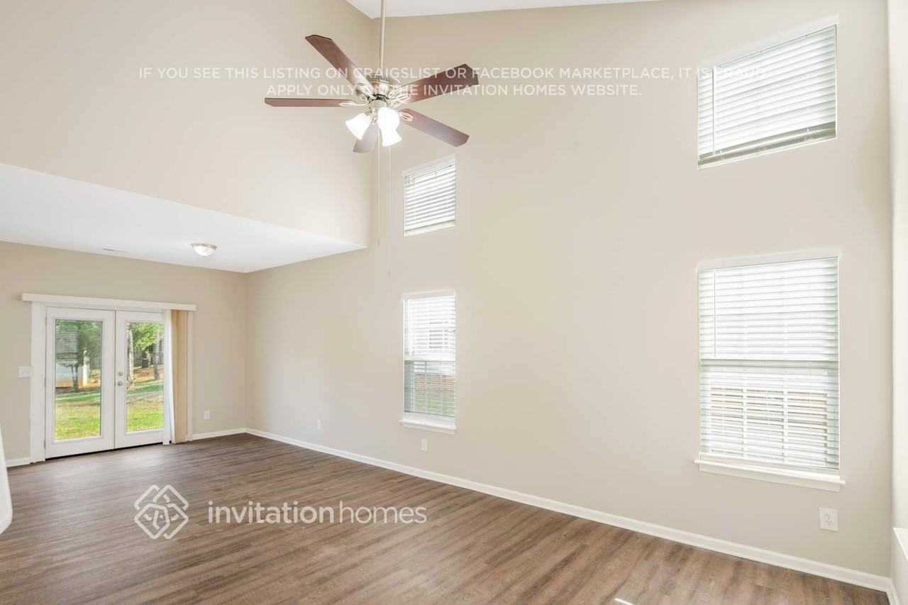 3732 Bullard St - Photo 6 of 30