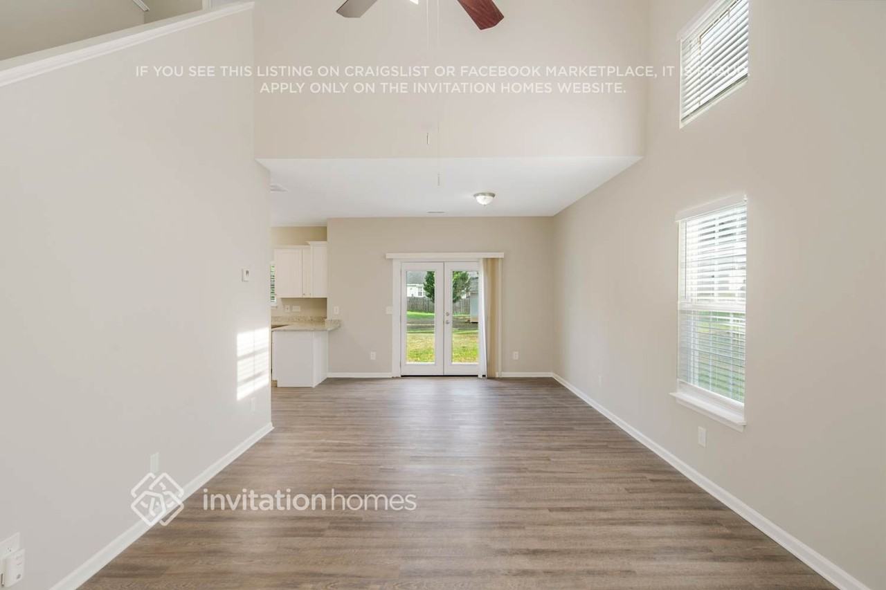 3732 Bullard St - Photo 7 of 30