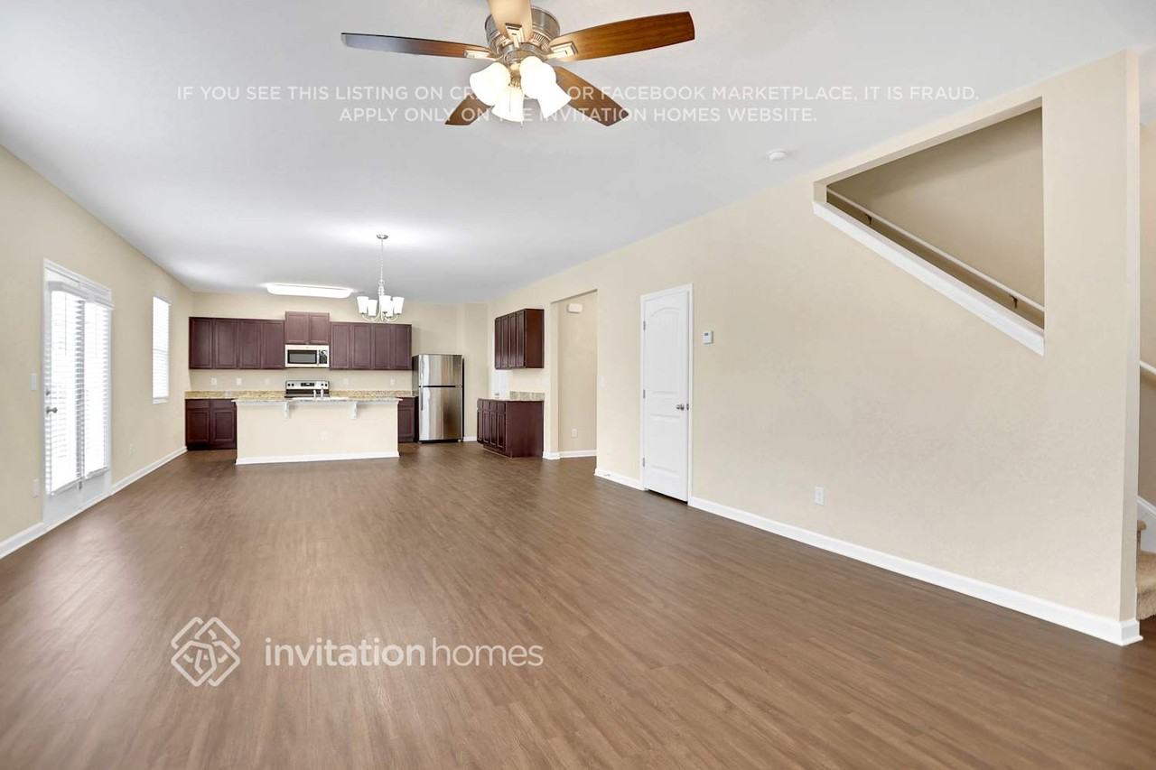 3890 Makeover Ct - Photo 3 of 21