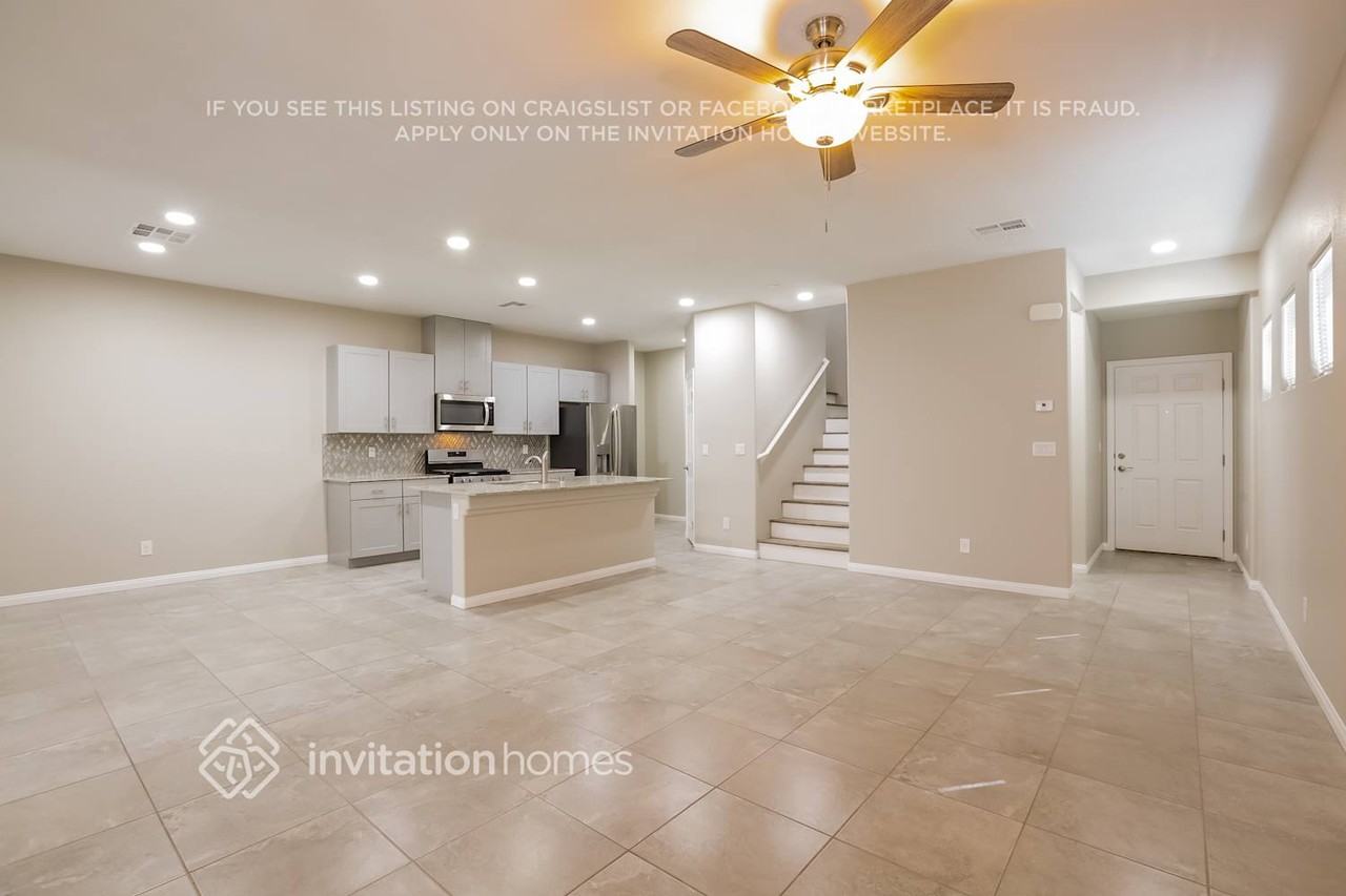 9291 S Park St - Photo 3 of 16