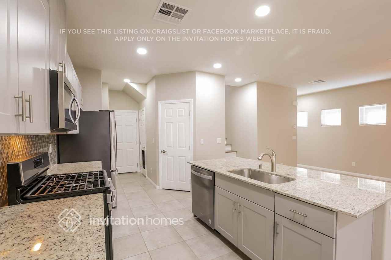 9291 S Park St - Photo 5 of 16