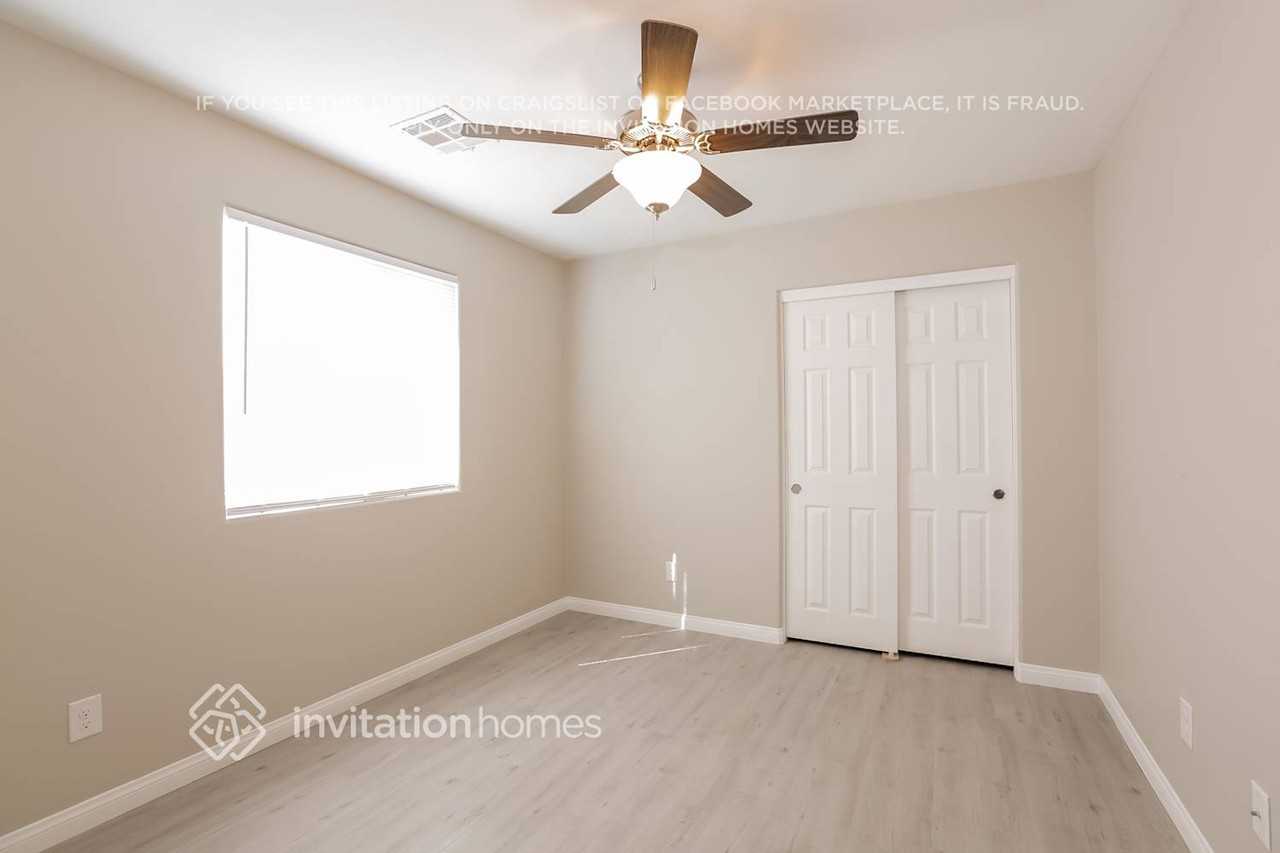 9291 S Park St - Photo 7 of 16