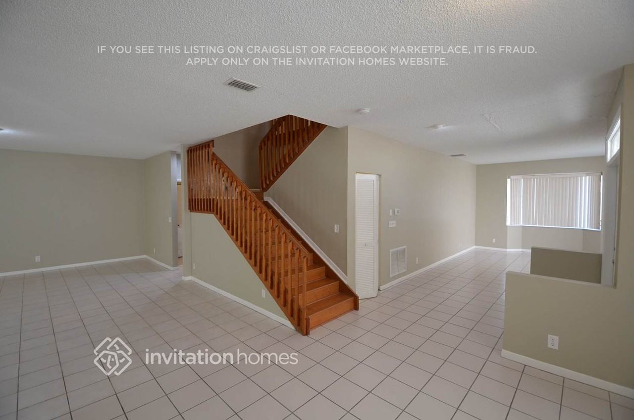 10444 Sunstream Ln - Photo 3 of 16