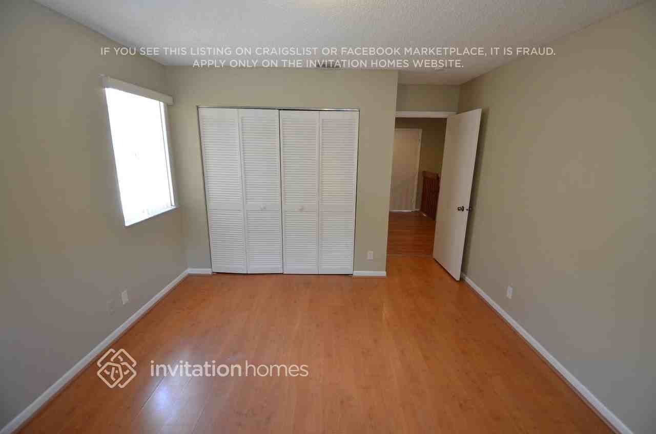 10444 Sunstream Ln - Photo 7 of 16
