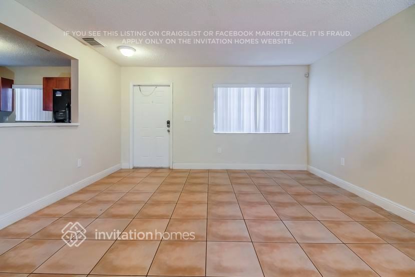 18118 Sw 154th Ct - Photo 4 of 20