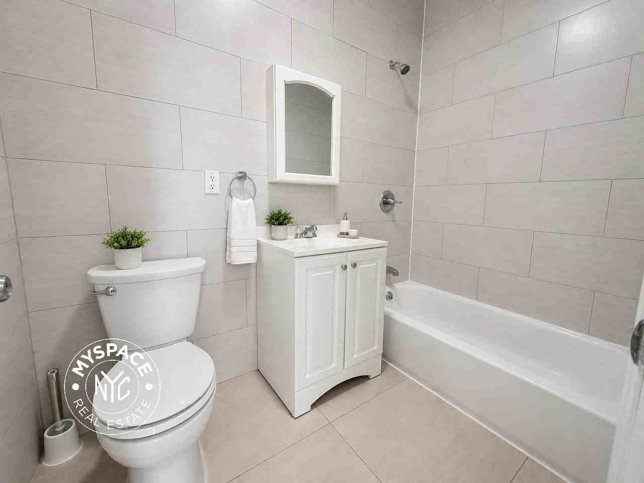 1198 Putnam Ave #1R - Photo 5 of 6