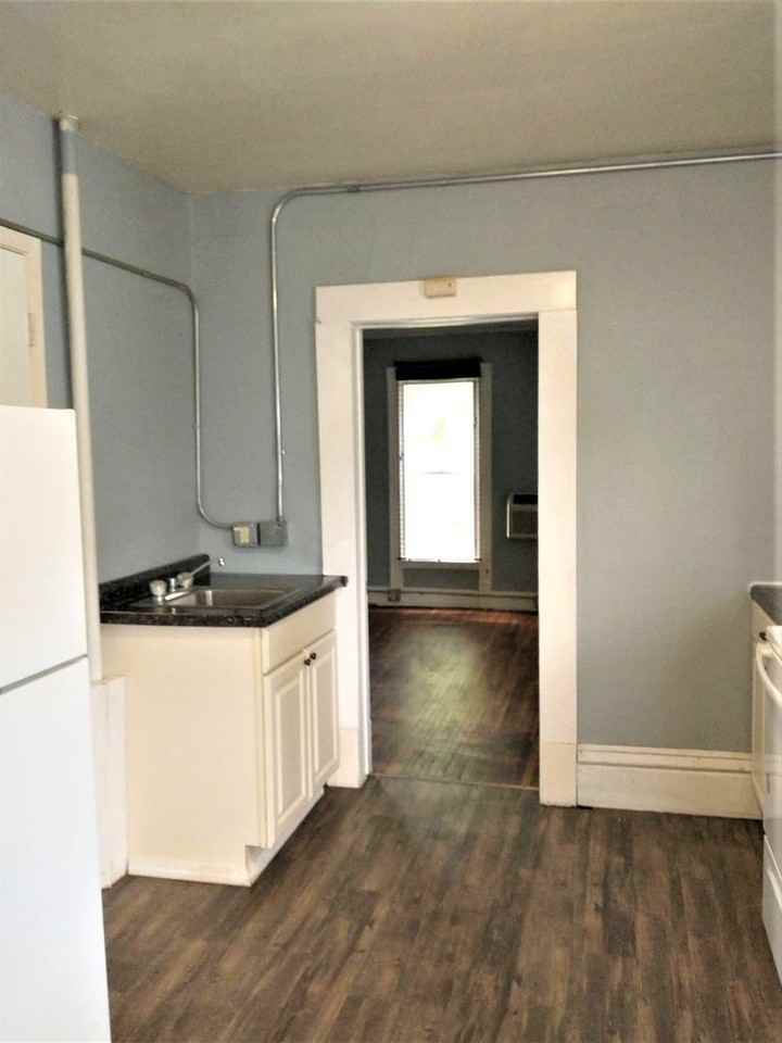 218 South St - Photo 4 of 37