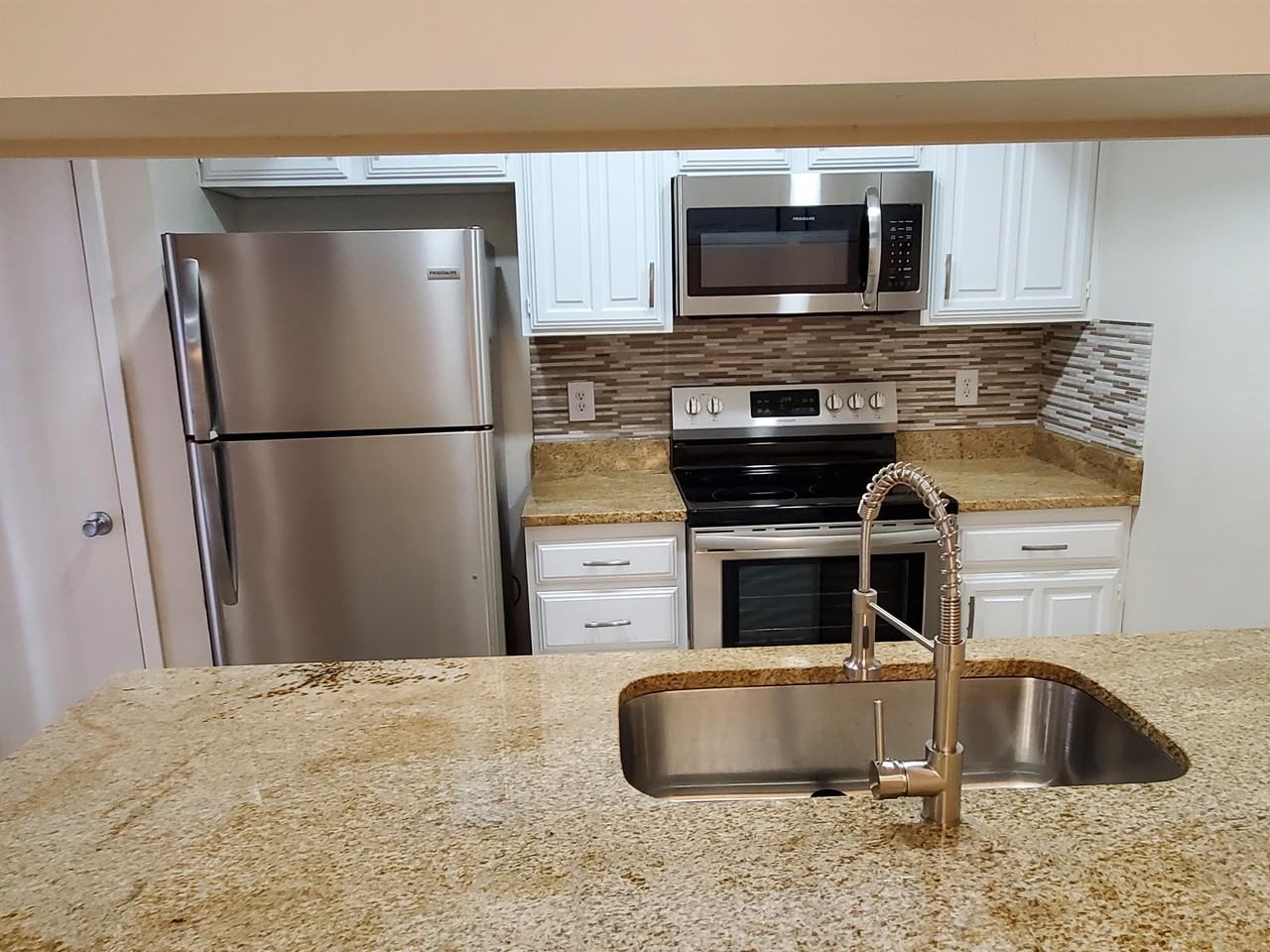 2902 Southern Cross Dr #1 - Photo 5 of 13
