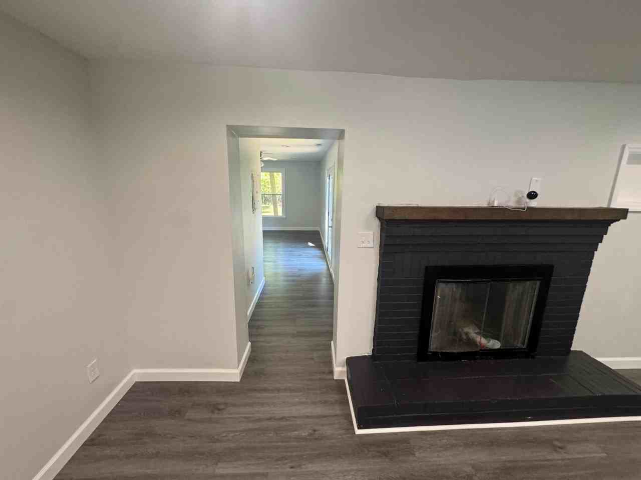 948 Hollywood Dr - Photo 3 of 10