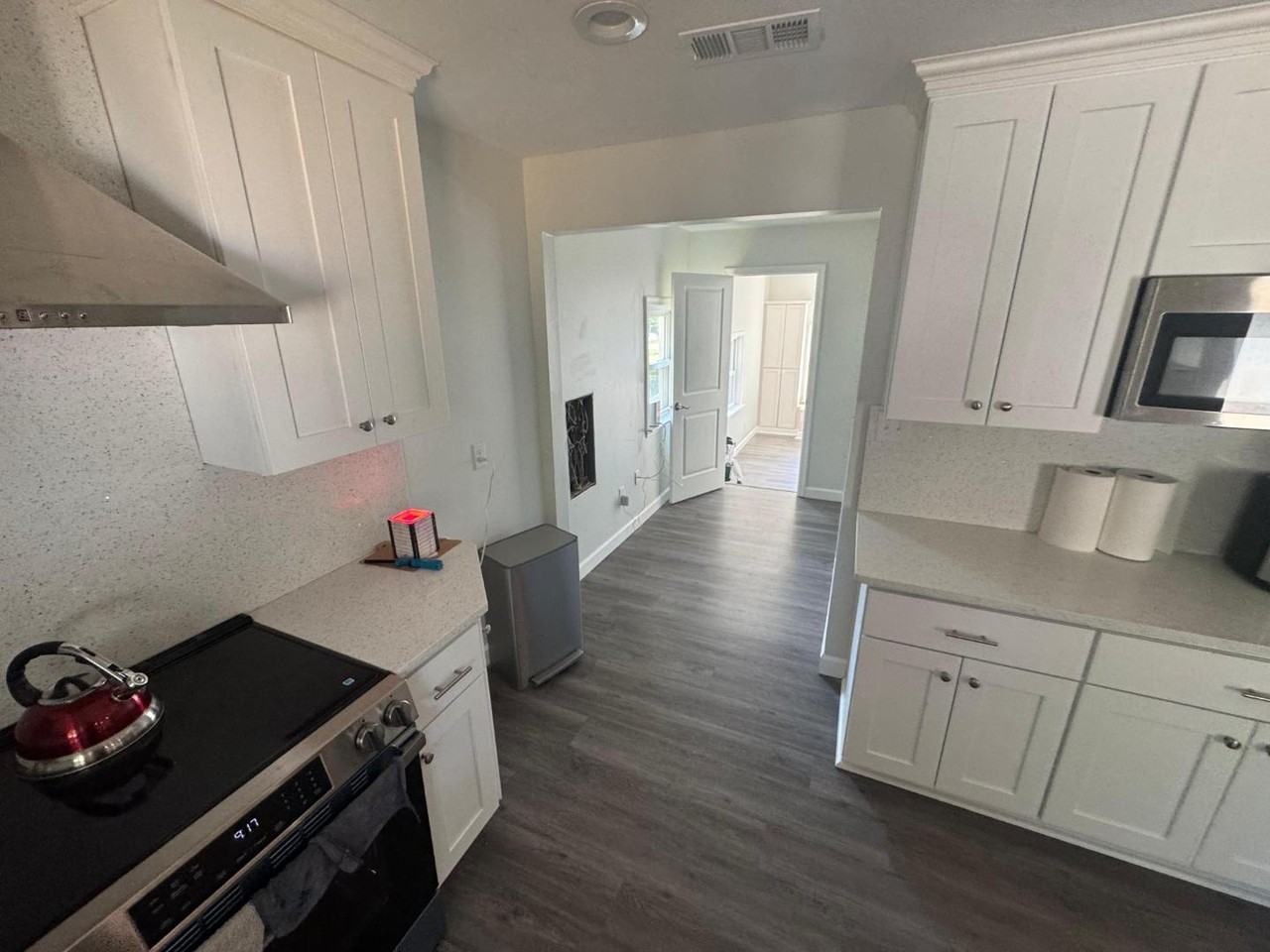 948 Hollywood Dr - Photo 4 of 10