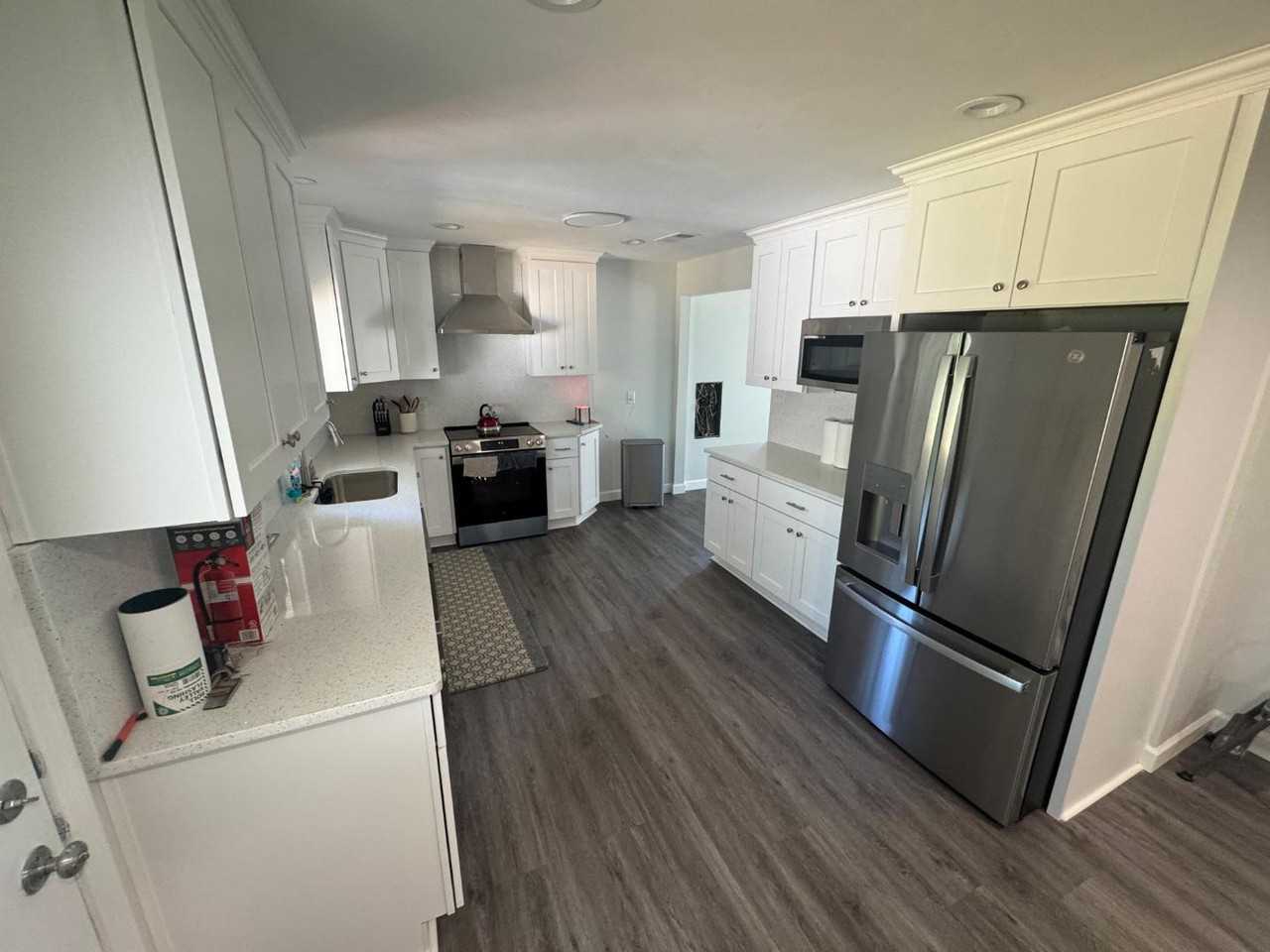 948 Hollywood Dr - Photo 5 of 10