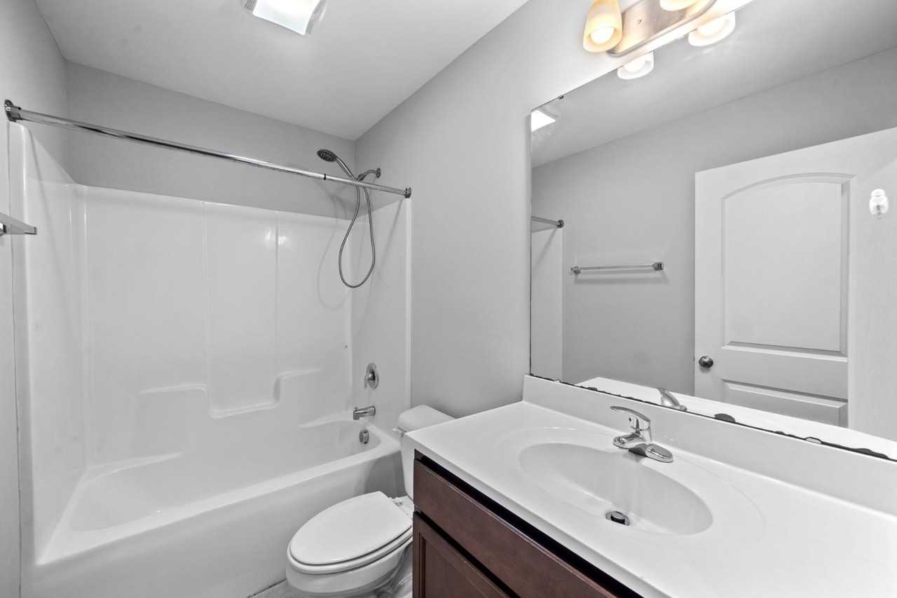 3929 West Vancroft Circle - Photo 6 of 10