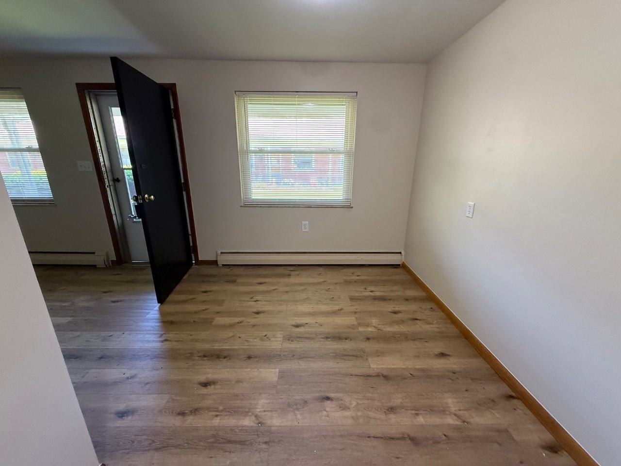 112 S Scott St Apt C - Photo 3 of 7