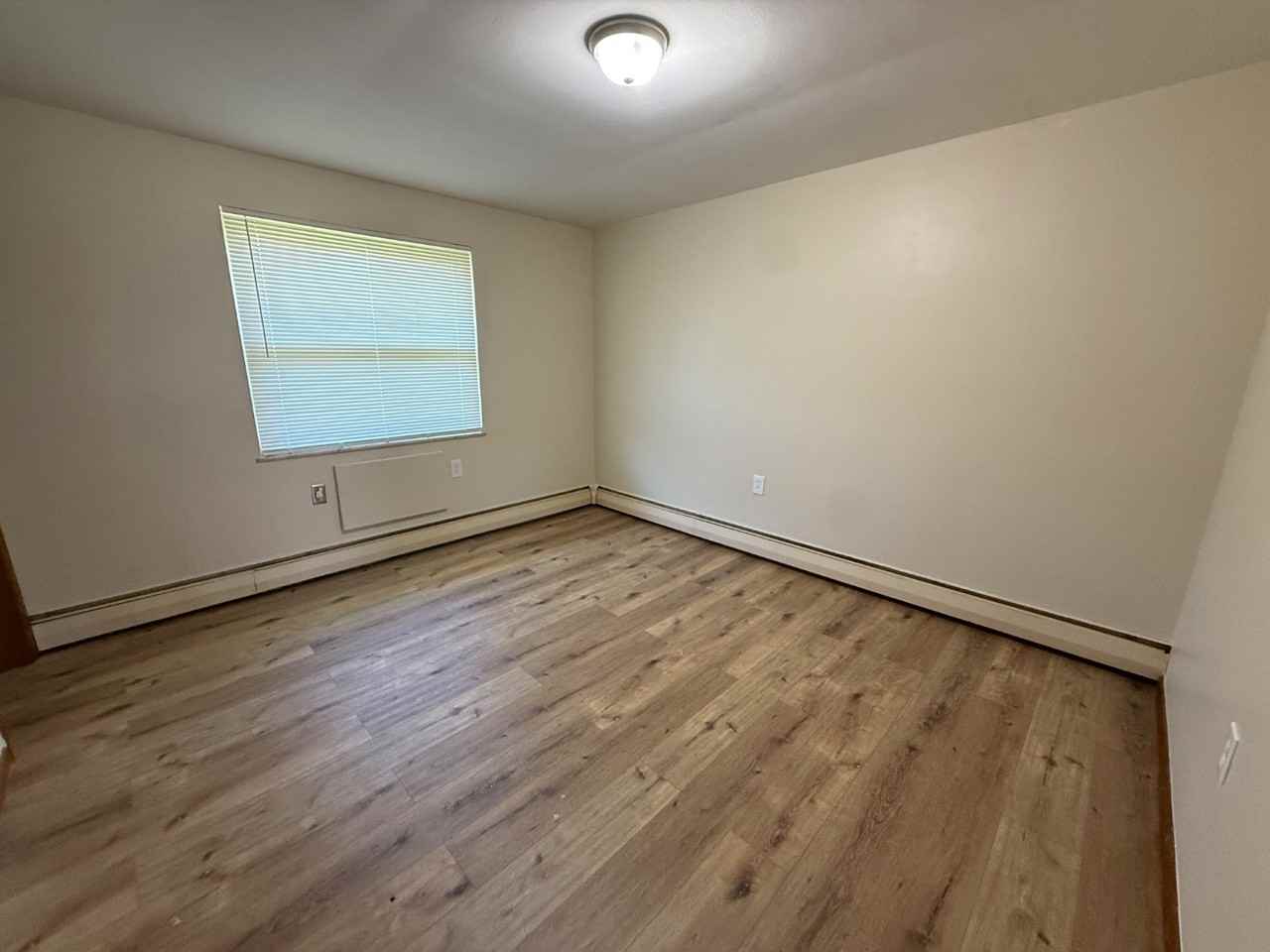 112 S Scott St Apt C - Photo 4 of 7