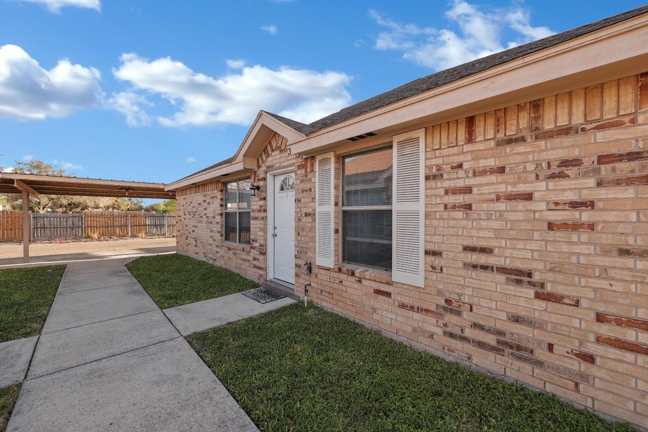 Jackson Palms - Photo 2 of 10