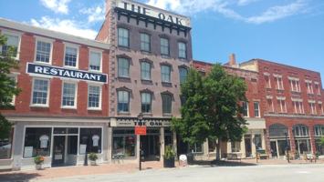 featured image of 404 N Sycamore St