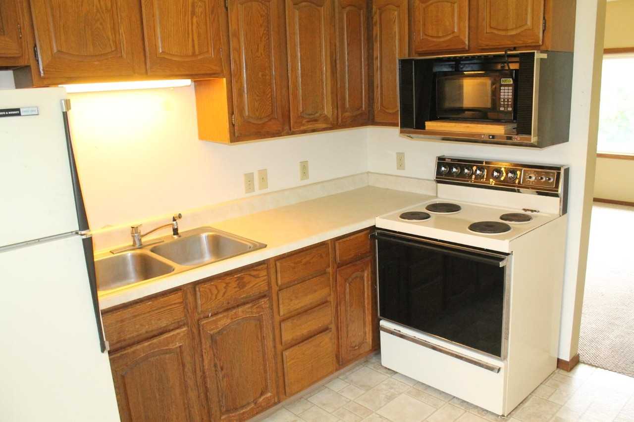 412 Cottage Ave - Photo 3 of 11