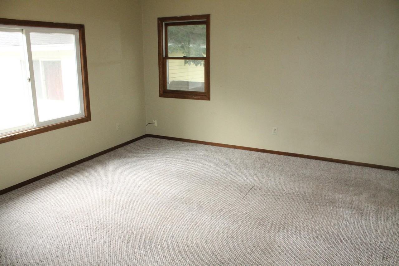 412 Cottage Ave - Photo 5 of 11