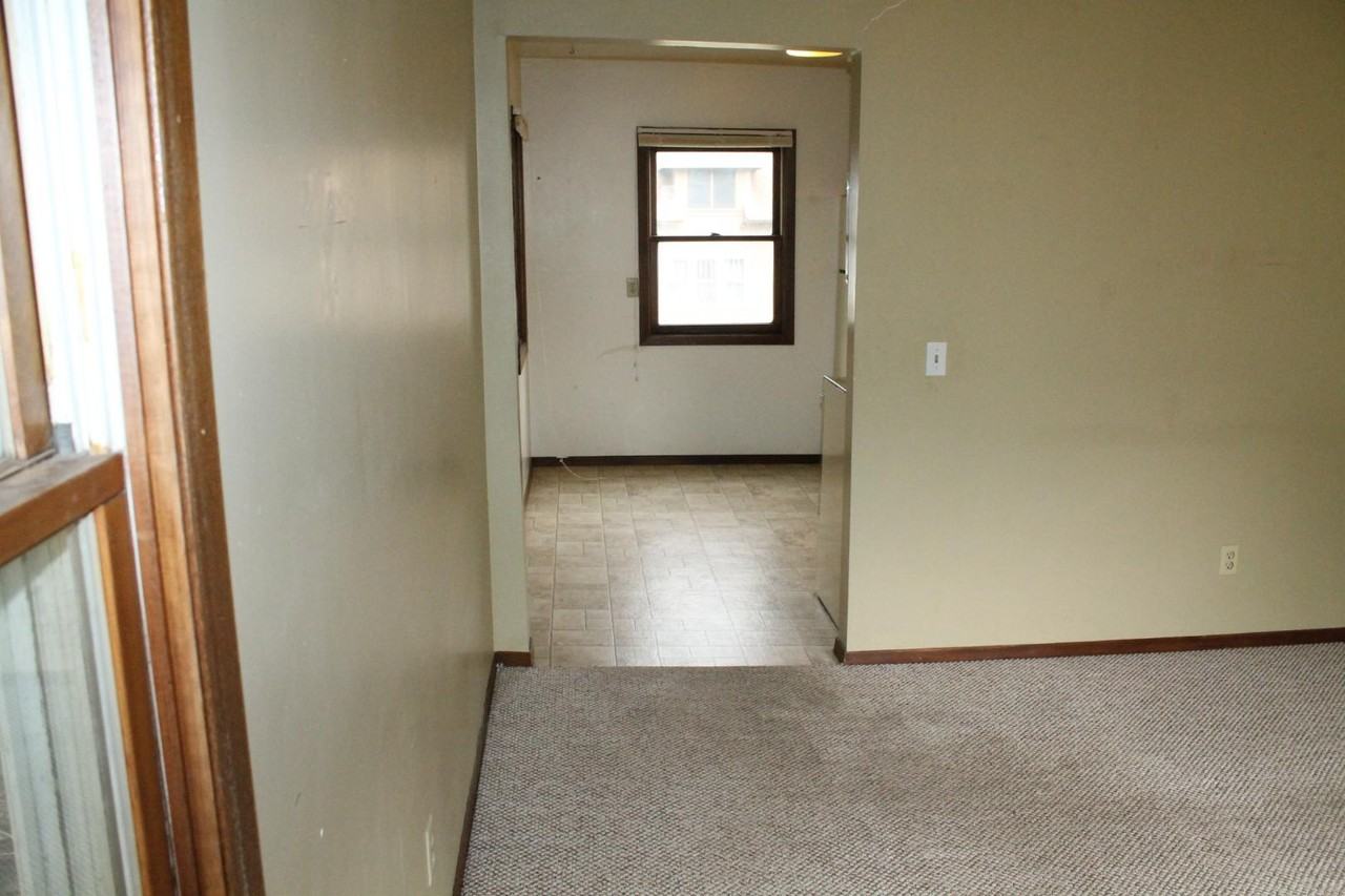 412 Cottage Ave - Photo 7 of 11