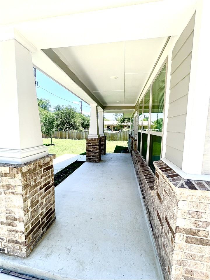 218 Coopwood Ave #1 - Photo 2 of 27