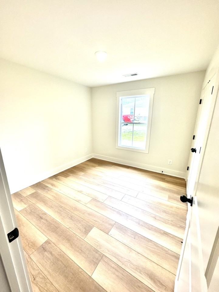 342 Woods Rd #B - Photo 4 of 4