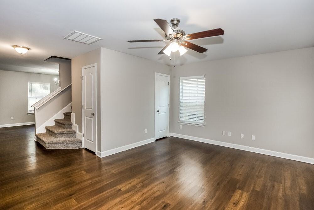 1021 Ramsgate Dr Sw - Photo 5 of 17
