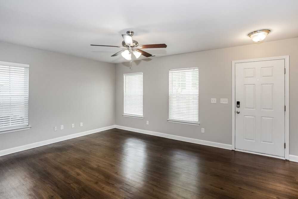 1021 Ramsgate Dr Sw - Photo 7 of 17
