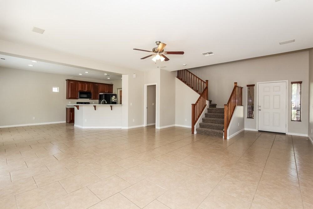 13875 W Mauna Loa Ln - Photo 3 of 14