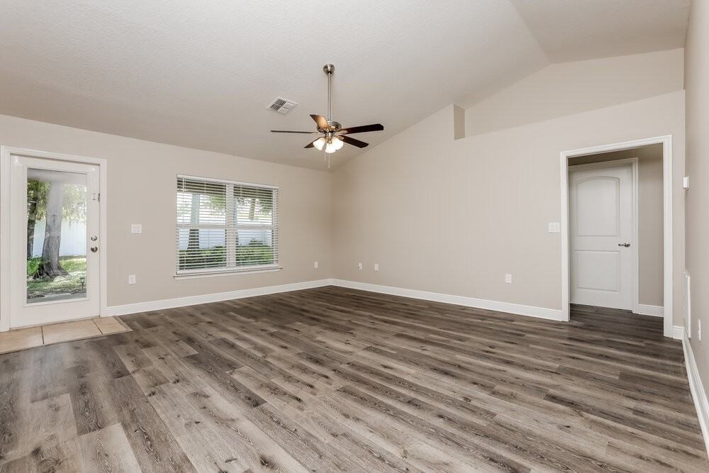 2214 Angel Fish Loop - Photo 3 of 16