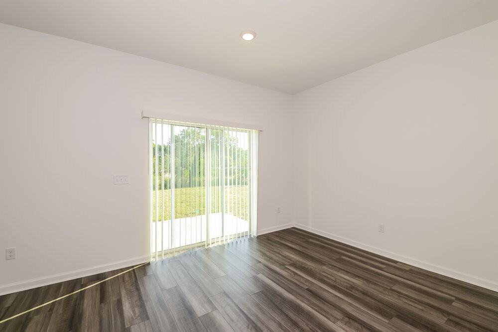 984 Ocean Spray Dr - Photo 5 of 17