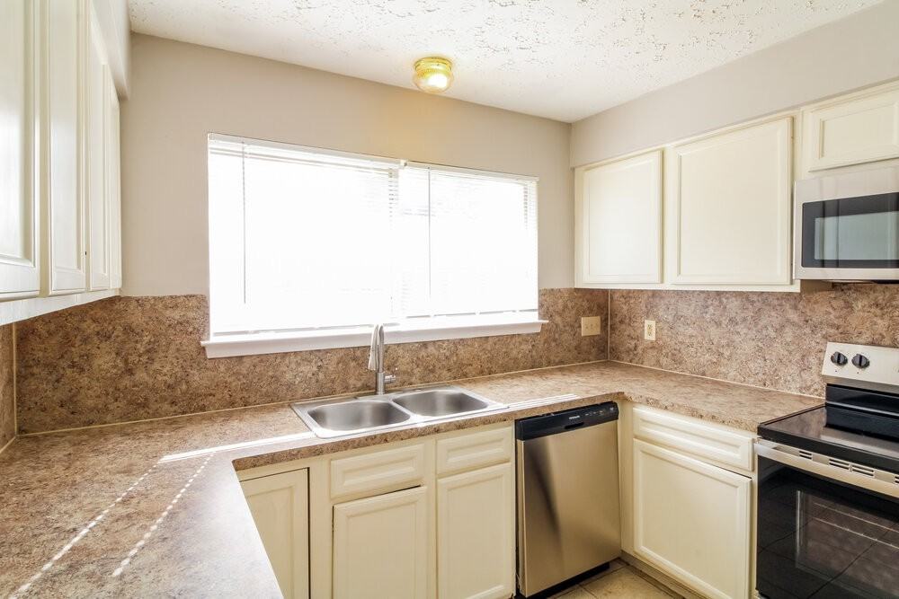 7342 Sonnet Glen Ln - Photo 6 of 16