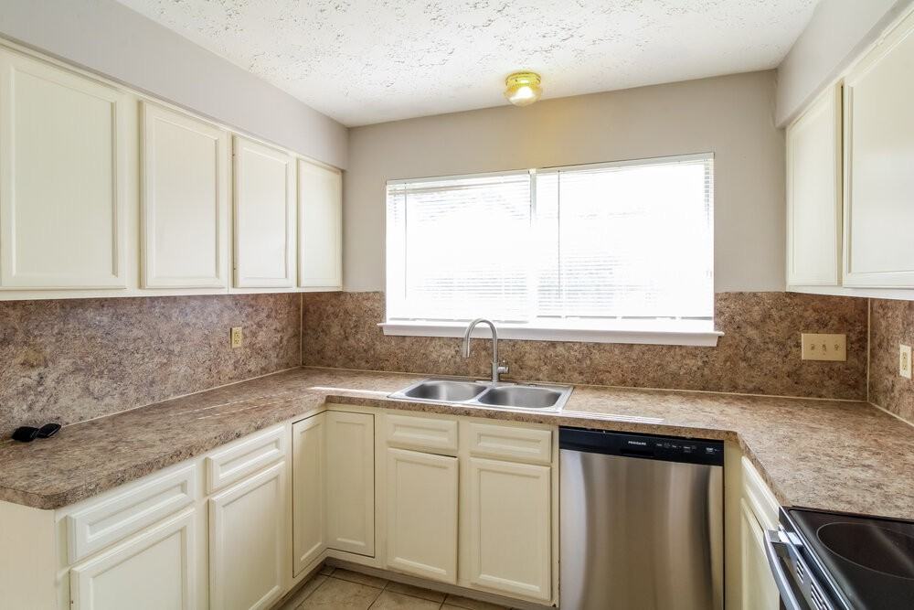 7342 Sonnet Glen Ln - Photo 7 of 16