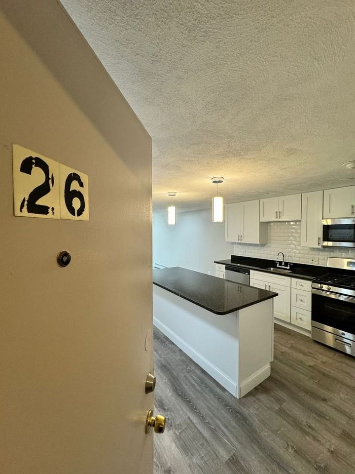 Pondsview Apartments - Photo 2 of 28