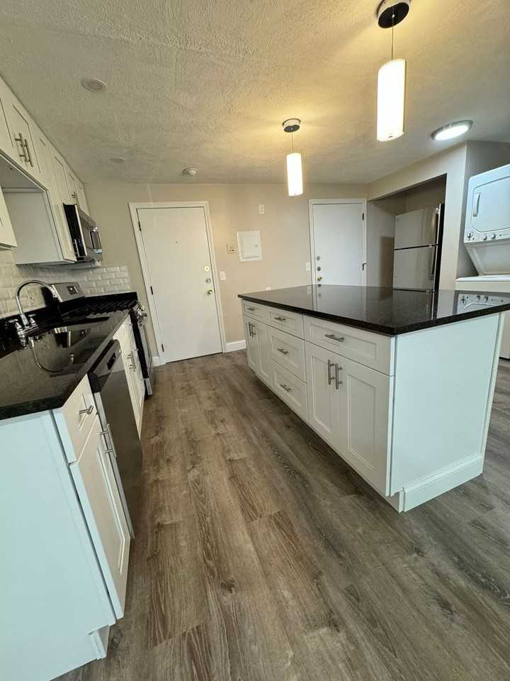 Pondsview Apartments - Photo 4 of 28
