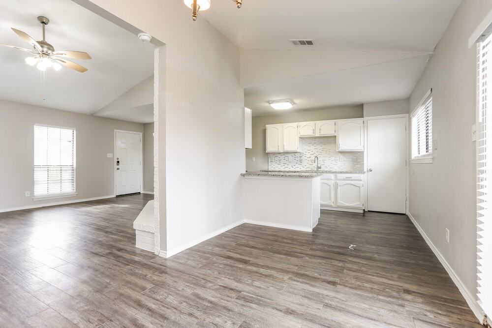 490 Rainier St - Photo 6 of 16