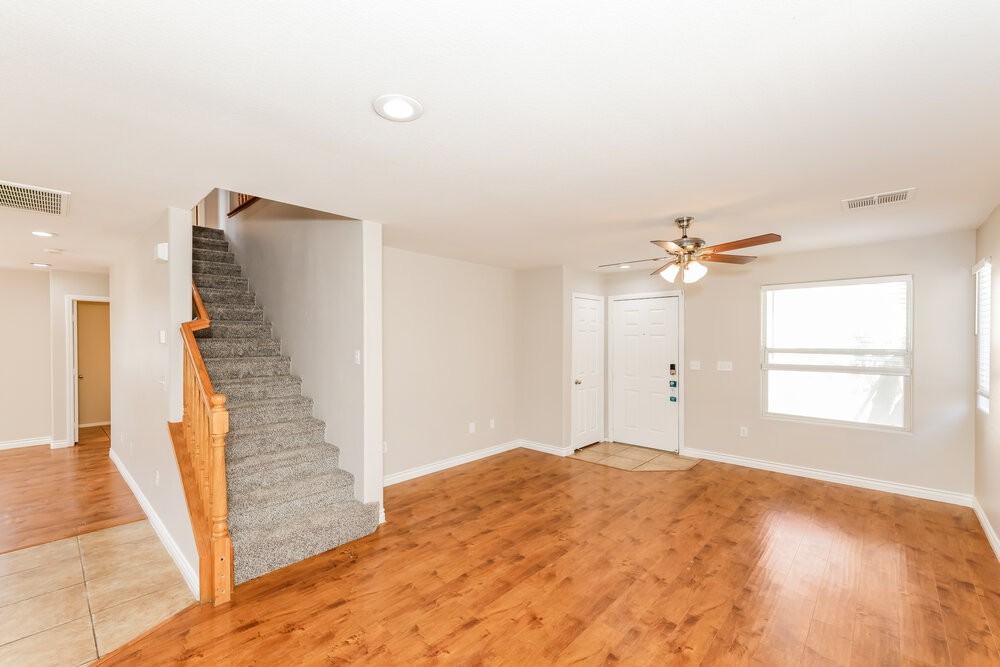 5714 Old Colony Dr - Photo 6 of 17