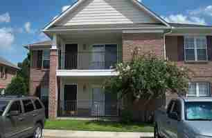 featured image of 1800 Balmoral Dr #1
